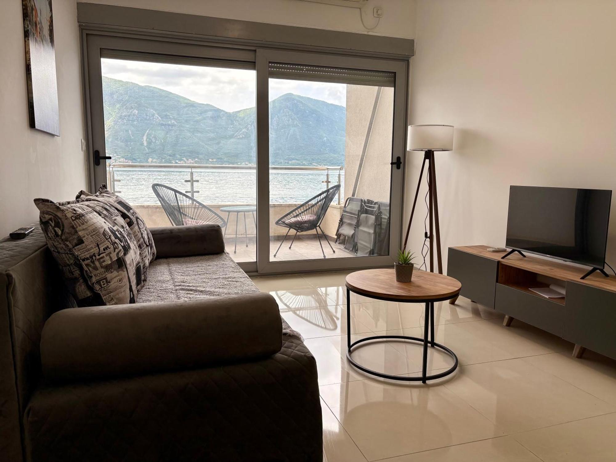 Waterfront Apartments 科托尔 外观 照片