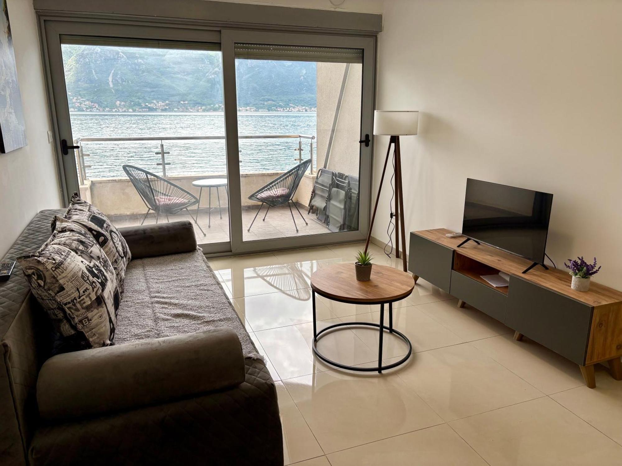 Waterfront Apartments 科托尔 外观 照片